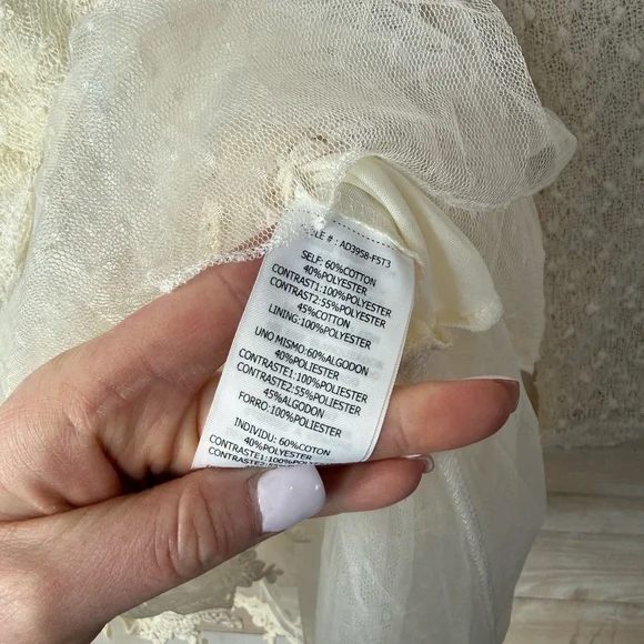 A'Reve Anthropologie Ambition On Fleek Ivory Lace Long Sleeve Top Size M NWT - Picture 3 of 5